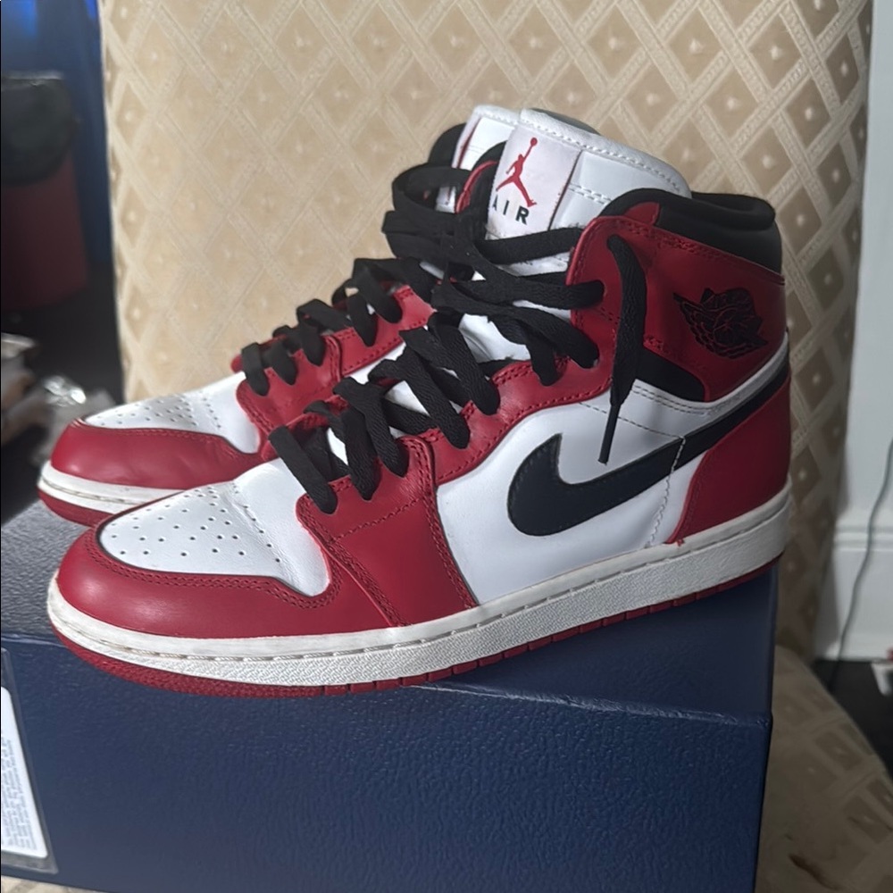 Nike Air Jordan Retro High - Red, White, Black